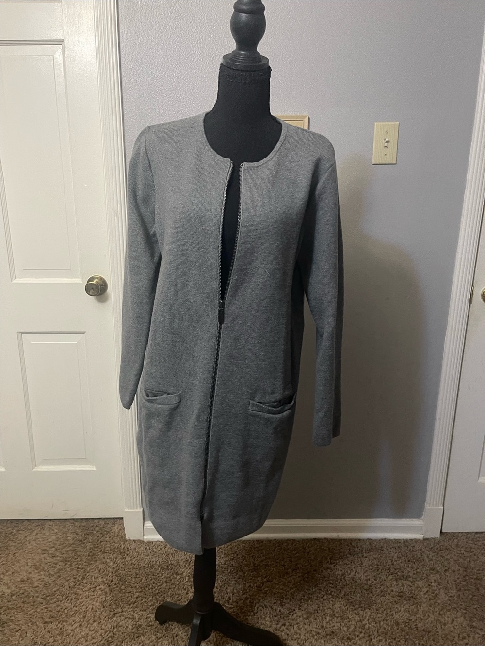 Long Gray zip front cardigan with front pockets